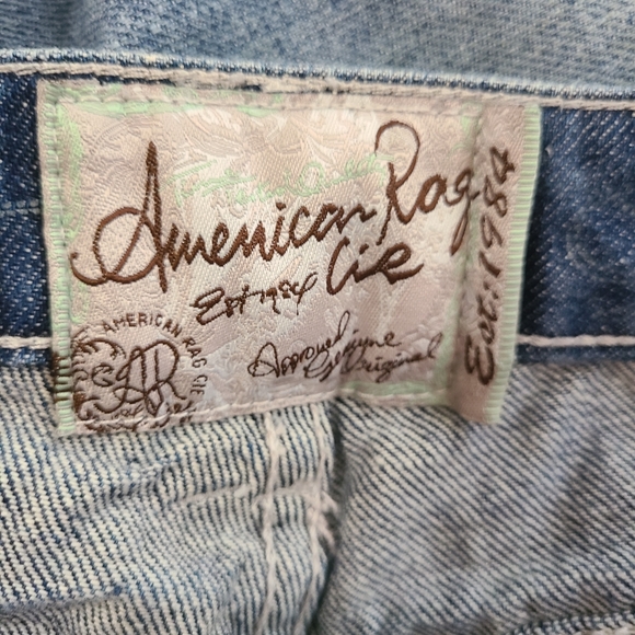 American Rag Woman's Distressed Junior's Denim Blue Jeans, Size: 11 Color: Blue - Picture 9 of 16